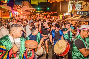 La famosa Comparsa, con carroza