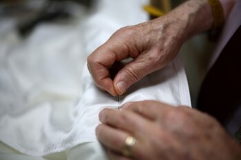 La austeridad del vestuario papal,